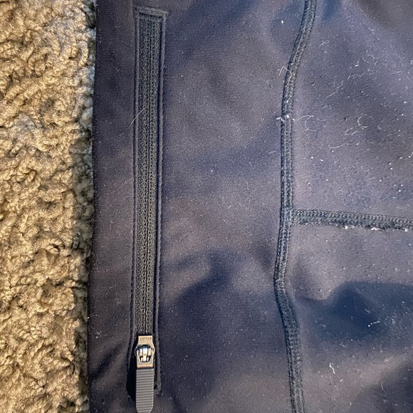 lululemon leggings with pockets - Picture 3 of 4